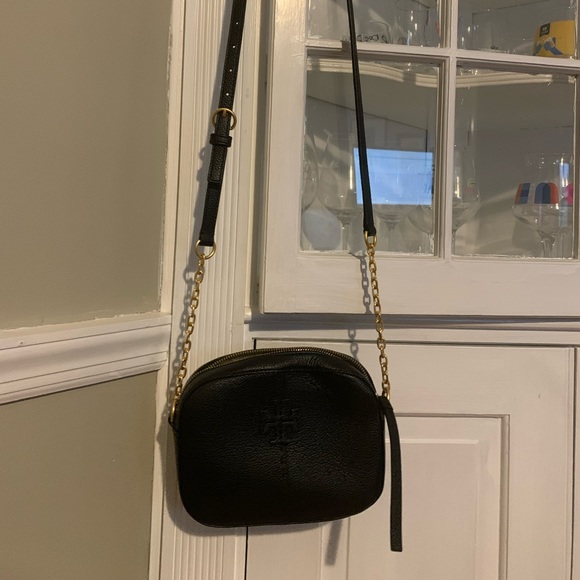 Tory Burch Handbags - McGraw camera cross body